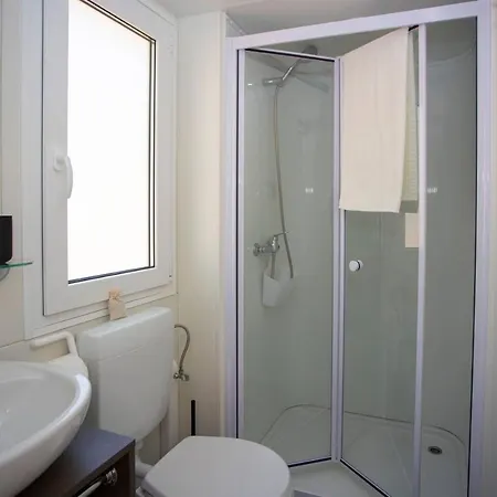 Adria Village Basko Polje キャンプ場 Baška Voda